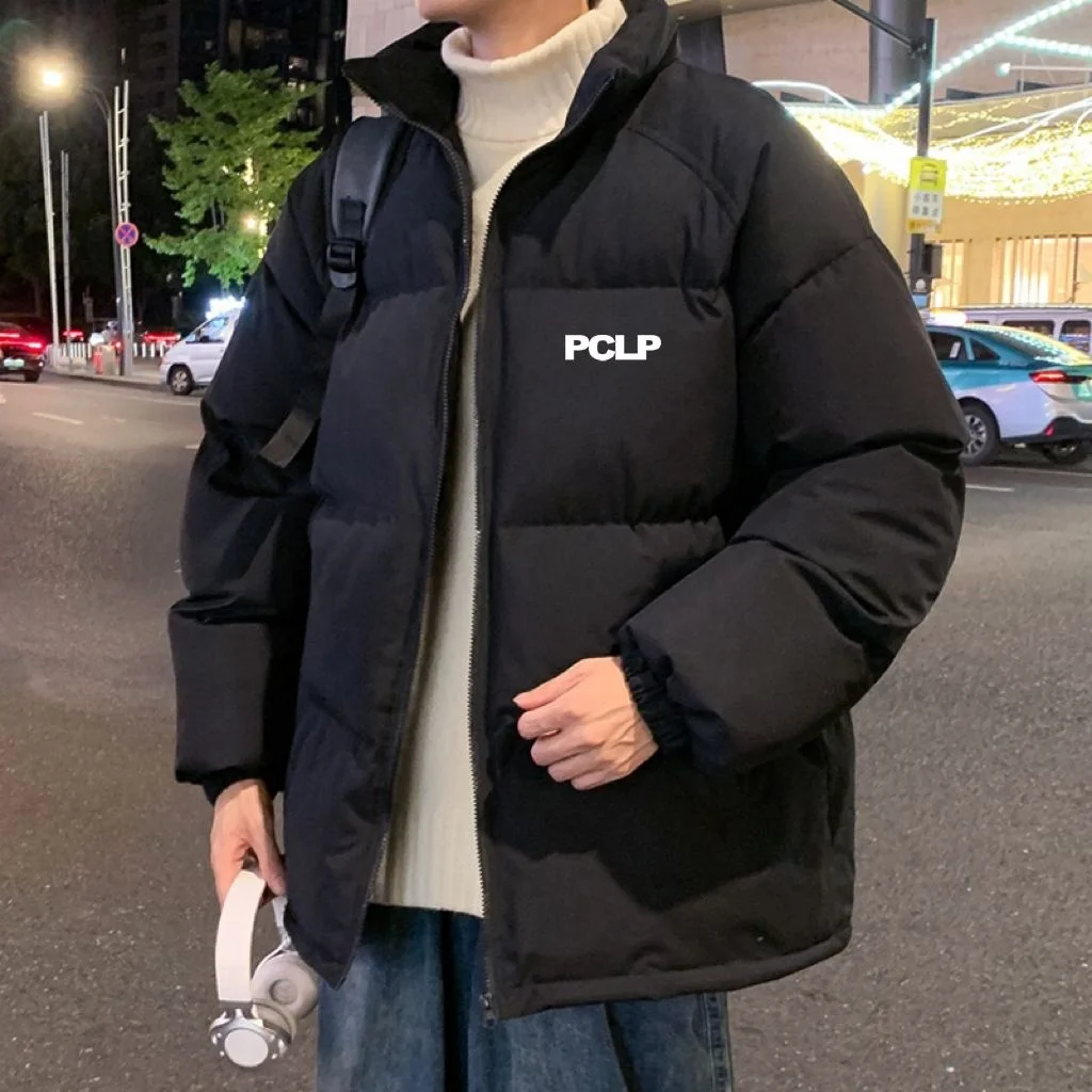 Новая мужская утепленная хлопковая куртка 2025 года с флисовой подкладкой, зимняя верхняя одежда свободного кроя с воротником-стойкой, повседневная молодежная модная модель
Новая мужская утепленная хлопковая куртка 2025 года с флисовой подкладкой, зимняя верхняя одежда свободного кроя с воротником-стойкой, повседневная молодежная модная модель