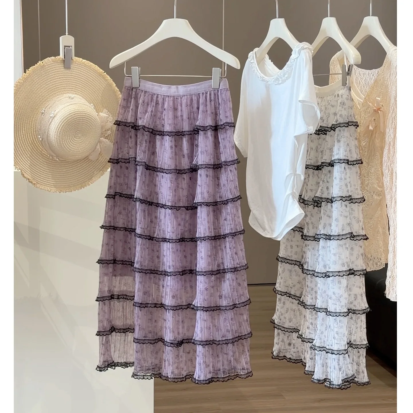 Elegance Purple White Floral Tiered Cake Maxi Skirt Elastic Waist Lace Trim Y2k Casual Summer A-line Skirt Flowy Basic Outfits
Elegance Purple White Floral Tiered Cake Maxi Skirt Elastic Waist Lace Trim Y2k Casual Summer A-line Skirt Flowy Basic Outfits
