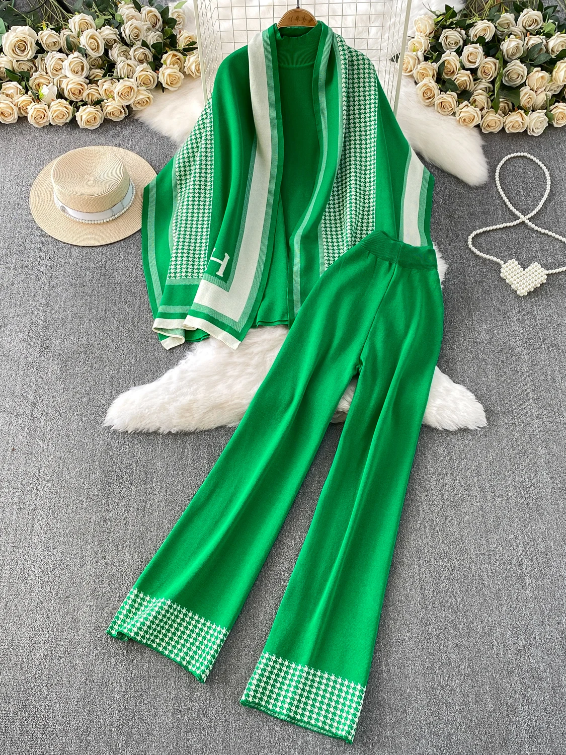 High Waist Plaid awl Coat Knitted Sweater Wide Leg Pants Women's Autumn Winter Tee Piece Set Faionable Slimming Effect
High Waist Plaid awl Coat Knitted Sweater Wide Leg Pants Women's Autumn Winter Tee Piece Set Faionable Slimming Effect