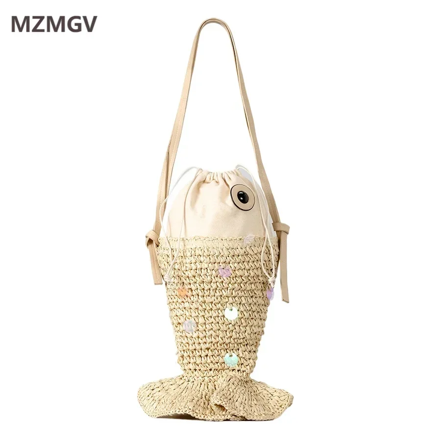 Summer Cute Fish Shaped Straw Bag Hand-woven Paper Woven Sequin Drawstring Shoulder Bag Funnuy Beach Bag Small Female Purses
Summer Cute Fish Shaped Straw Bag Hand-woven Paper Woven Sequin Drawstring Shoulder Bag Funnuy Beach Bag Small Female Purses