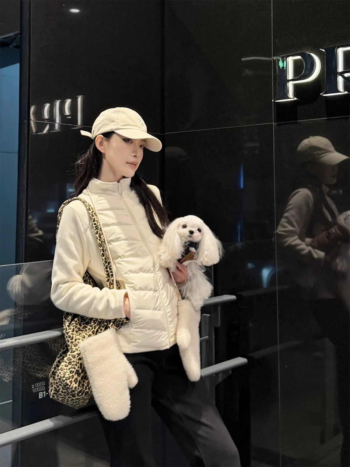 PAPERLLL Women's ort Lightweight Stand Collar down Jaet White Du Feather Quilted Splicing Design Winter Warm Coat
PAPERLLL Women's ort Lightweight Stand Collar down Jaet White Du Feather Quilted Splicing Design Winter Warm Coat