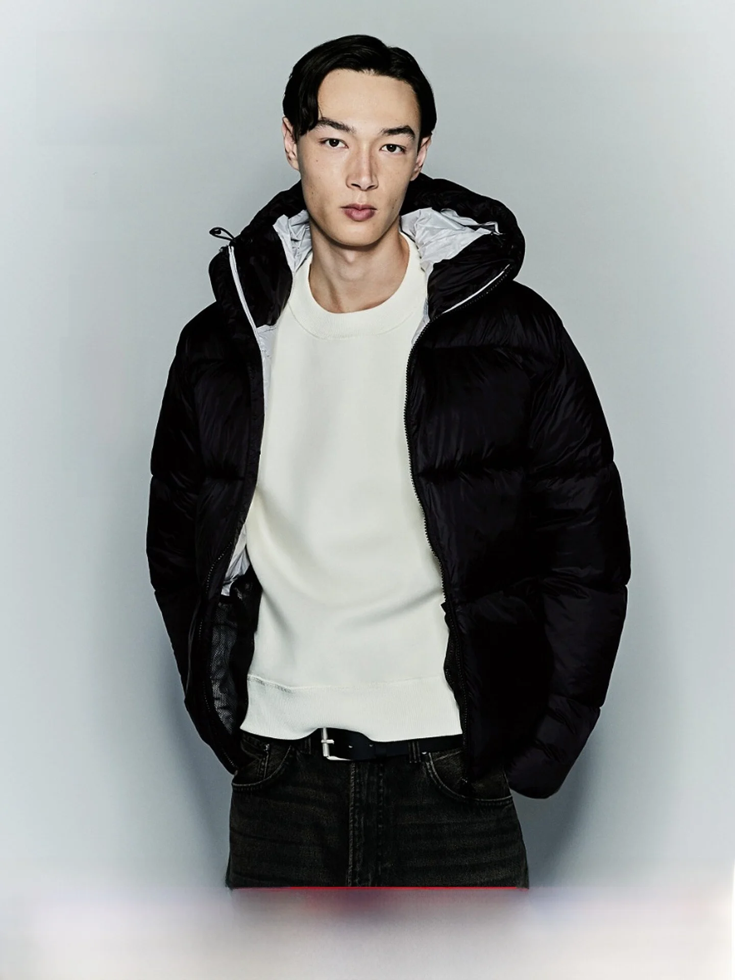 Куртка H&M унисекс, хлопковая, зимняя, для активного отдыха, повседневная, свободного кроя, теплая, водоотталкивающая, с капюшоном, из нейлоновой ткани, с длинными рукавами, воротник-стойка, регулируемая.
Куртка H&M унисекс, хлопковая, зимняя, для активного отдыха, повседневная, свободного кроя, теплая, водоотталкивающая, с капюшоном, из нейлоновой ткани, с длинными рукавами, воротник-стойка, регулируемая.