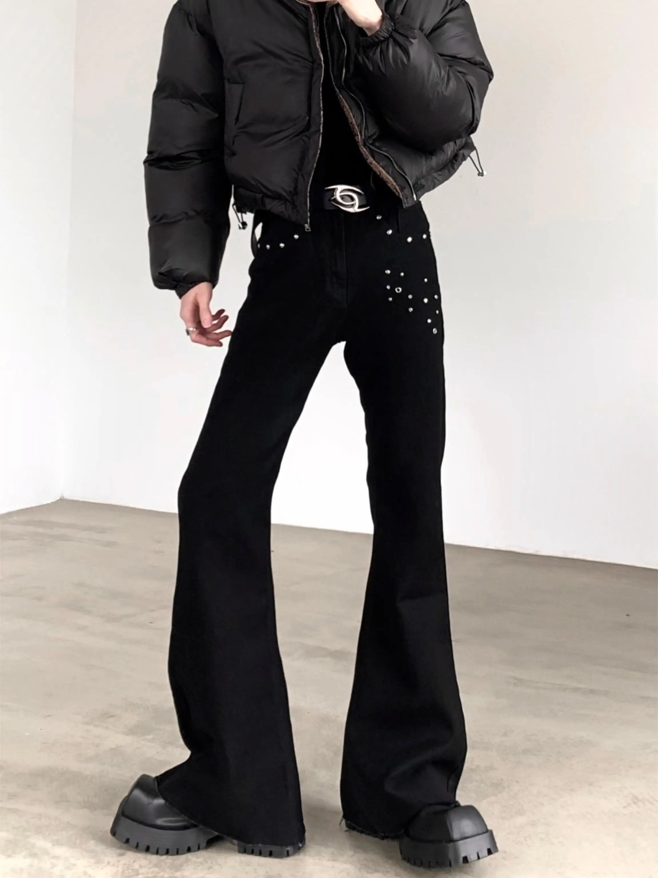 Black Slim Fit Jeans Men's High Street Vibe Rivet Embedded Diamond Micro Flared Pants Youth Fashion Wear Resistant Treatment
Black Slim Fit Jeans Men's High Street Vibe Rivet Embedded Diamond Micro Flared Pants Youth Fashion Wear Resistant Treatment