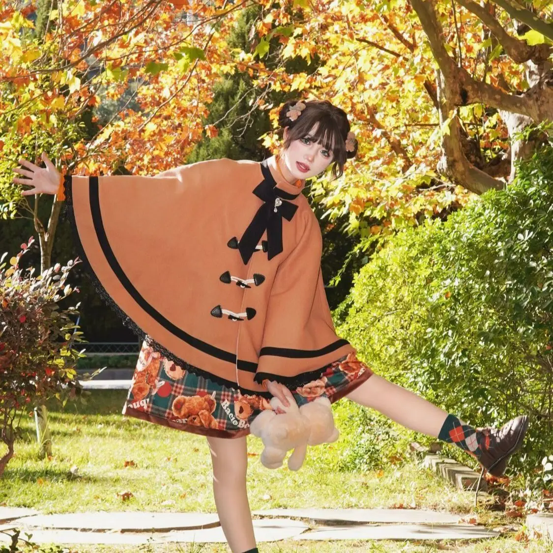 Japan Original Design Lolita Design Warm Poncho Jacket With Minor Flaws And Slight Imperfections
Japan Original Design Lolita Design Warm Poncho Jacket With Minor Flaws And Slight Imperfections