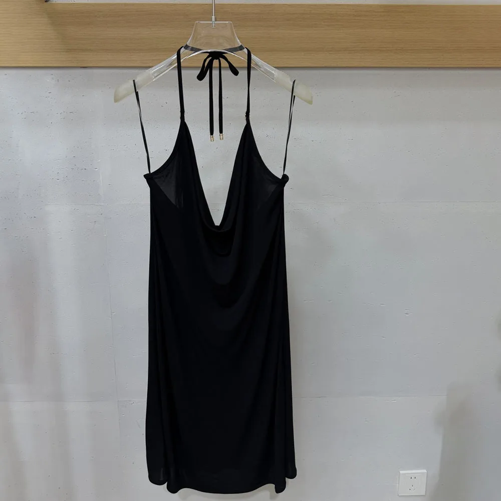 High-quality 2026 new women's halter-neck V-neck sexy black dress, a fashionable and sexy strapless dress xy2652543
High-quality 2026 new women's halter-neck V-neck sexy black dress, a fashionable and sexy strapless dress xy2652543