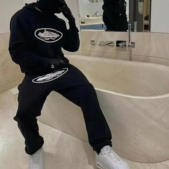 Мужской костюм для бега Y2K, легкий простой американский комплект в стиле хип-хоп, толстовка с капюшоном, длинные брюки све, осенняя коллекция, молодежная мода 
Мужской костюм для бега Y2K, легкий простой американский комплект в стиле хип-хоп, толстовка с капюшоном, длинные брюки све, осенняя коллекция, молодежная мода