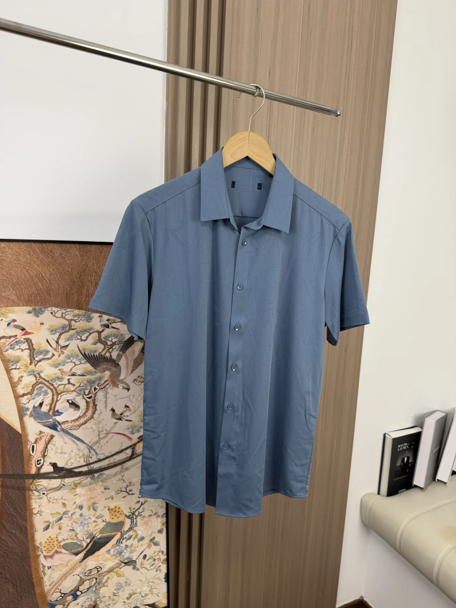 Silky Smooth Breathable Summer Men's Casual Comfortable Business Short Sleeve Shirt Fashionable Urban Style Youth Daily Wear
Silky Smooth Breathable Summer Men's Casual Comfortable Business Short Sleeve Shirt Fashionable Urban Style Youth Daily Wear