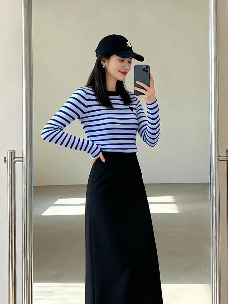Blue Striped Knitted Base Shirt Women's Long Sleeve Embroidery Design Autumn Winter Inner Wear Slim Fit Korean Style T-Shirt
Blue Striped Knitted Base Shirt Women's Long Sleeve Embroidery Design Autumn Winter Inner Wear Slim Fit Korean Style T-Shirt