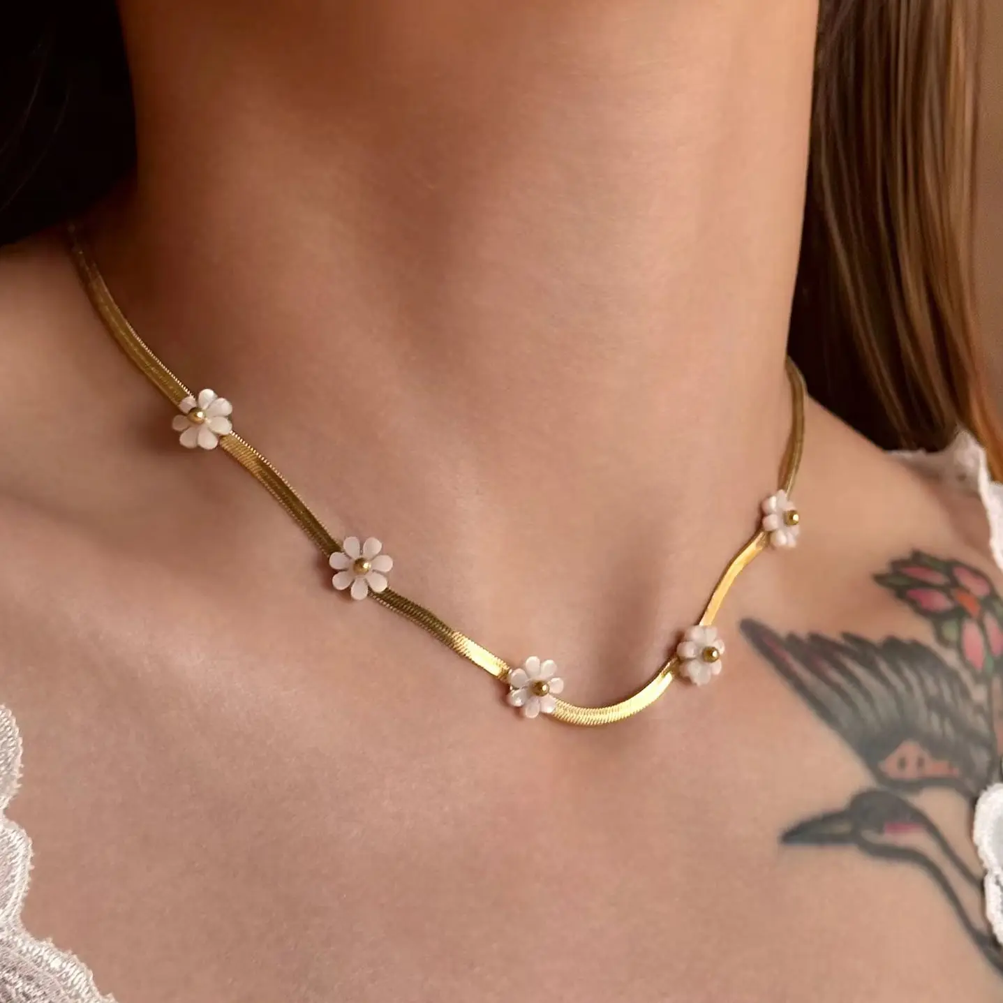 DASEIN Bohemian White Shell Flower Blade Chain Necklace 18k Gold Plated Tarnish Free Stainless Steel Jewelry for Women Banquet
DASEIN Bohemian White Shell Flower Blade Chain Necklace 18k Gold Plated Tarnish Free Stainless Steel Jewelry for Women Banquet