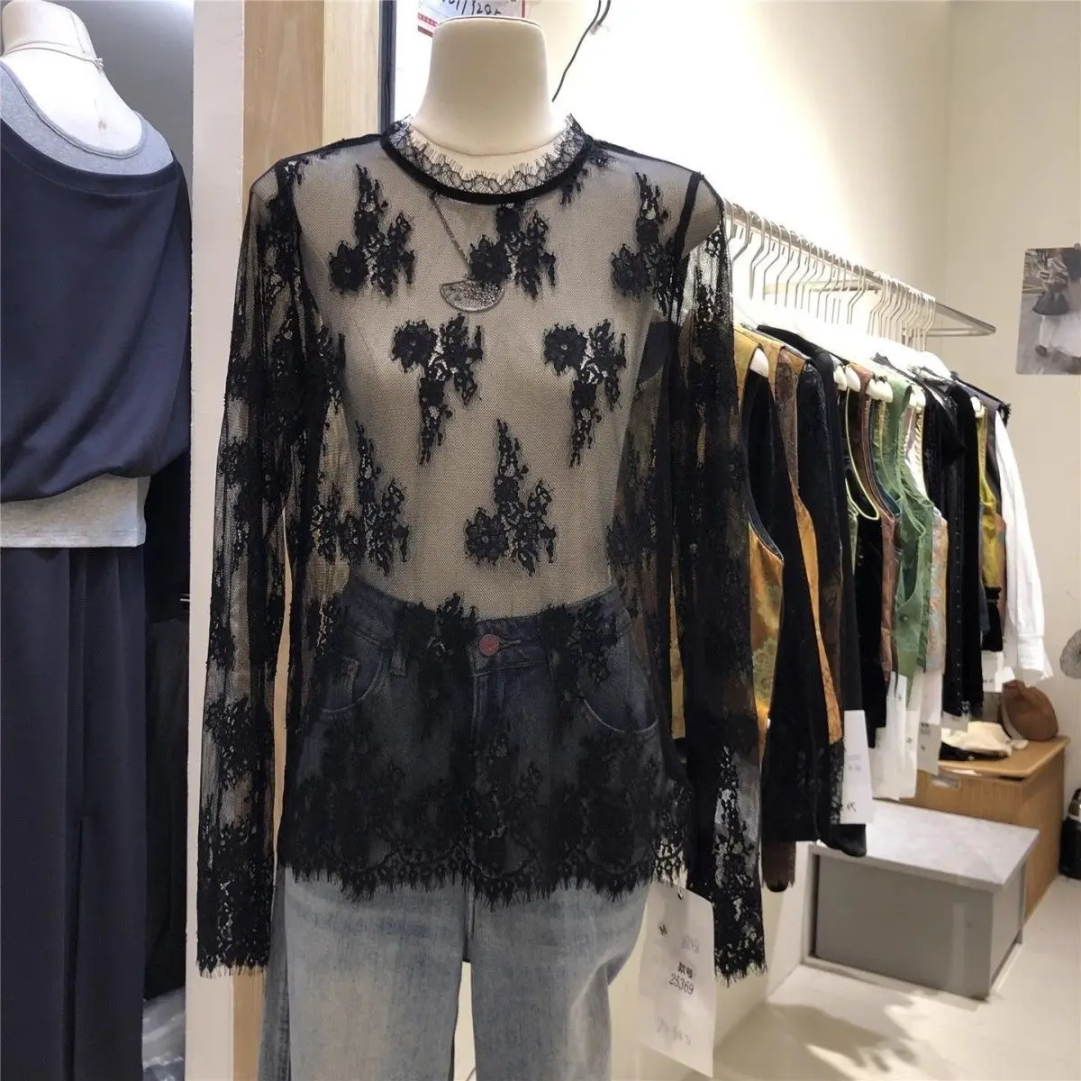 Pure Desire Sexy Hollow out Long Sleeve Lace Shirt Women's Autumn 2025 Loose Fit See through Top Commute Style Straight Tube
Pure Desire Sexy Hollow out Long Sleeve Lace Shirt Women's Autumn 2025 Loose Fit See through Top Commute Style Straight Tube