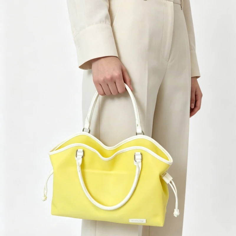High-End Vintage Diaper Bag: Elegant Crossbody Messenger Bag For Women With Luxury Designer Look And Large Capacity For Tote
High-End Vintage Diaper Bag: Elegant Crossbody Messenger Bag For Women With Luxury Designer Look And Large Capacity For Tote