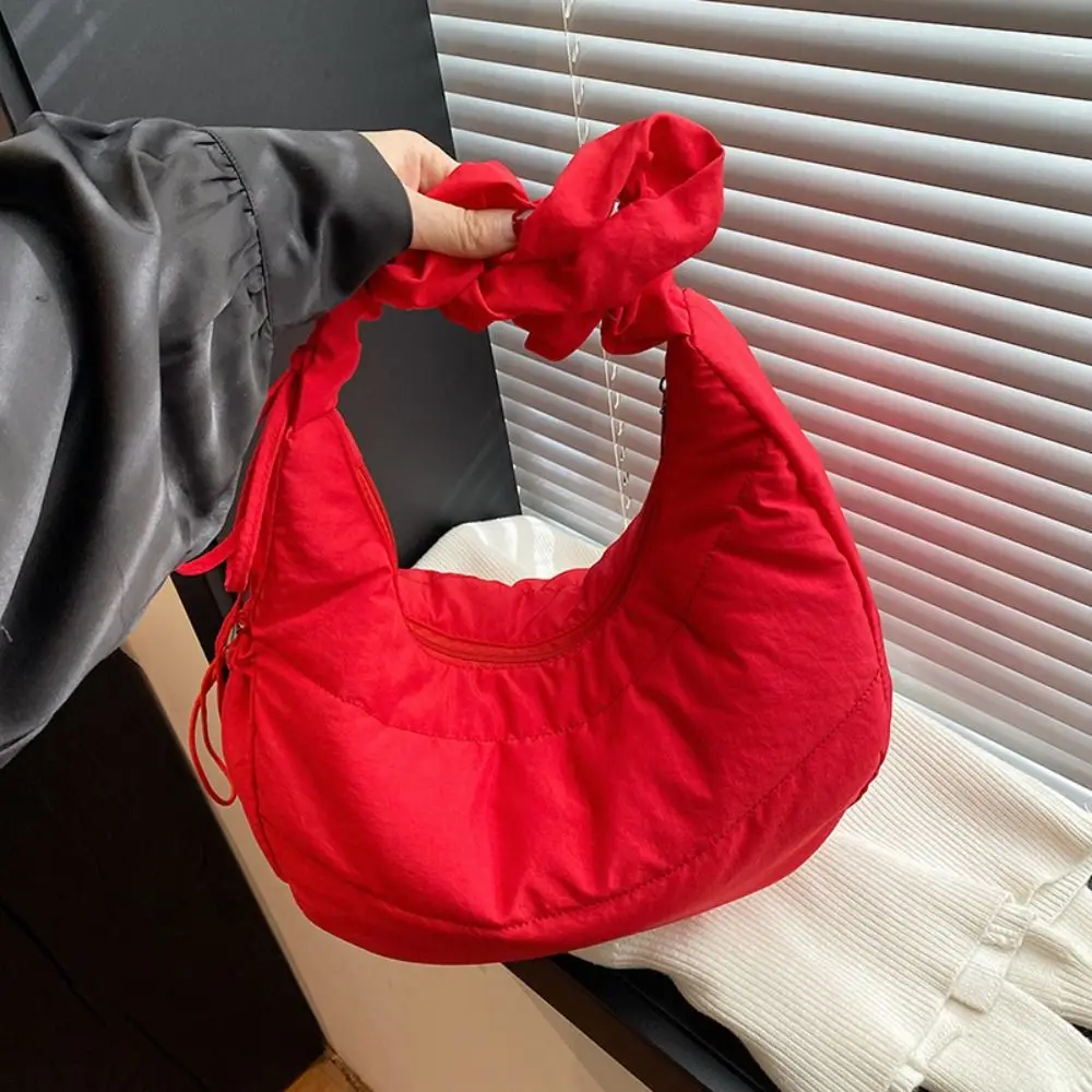 Elegant Nylon Pleated Hand Bag Crossbody Bag Korean Style INS Shoulder Bag Luxury Portable Fashion Underarm Bag Women
Elegant Nylon Pleated Hand Bag Crossbody Bag Korean Style INS Shoulder Bag Luxury Portable Fashion Underarm Bag Women