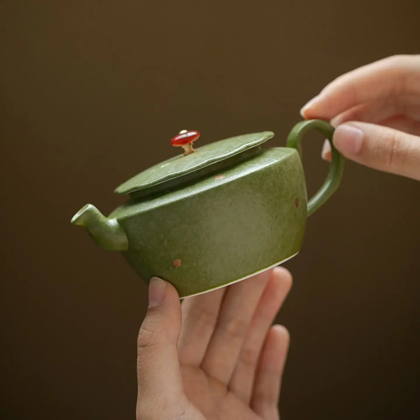 2 Style Golden Dot Kettle Chinese GreenTeapot Ceramic Tea Ceremony Set Milk Oolong Tea Tie Guan Yin Jasmine Teaware Type
2 Style Golden Dot Kettle Chinese GreenTeapot Ceramic Tea Ceremony Set Milk Oolong Tea Tie Guan Yin Jasmine Teaware Type