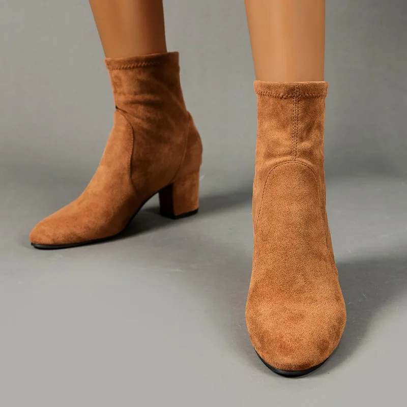 Узкие ботильоны, модные замшевые туфли с острым носком и рукавами, мягкая подошва, нескользящая износостойкая обувь для котенка на блочном каблуке
Узкие ботильоны, модные замшевые туфли с острым носком и рукавами, мягкая подошва, нескользящая износостойкая обувь для котенка на блочном каблуке