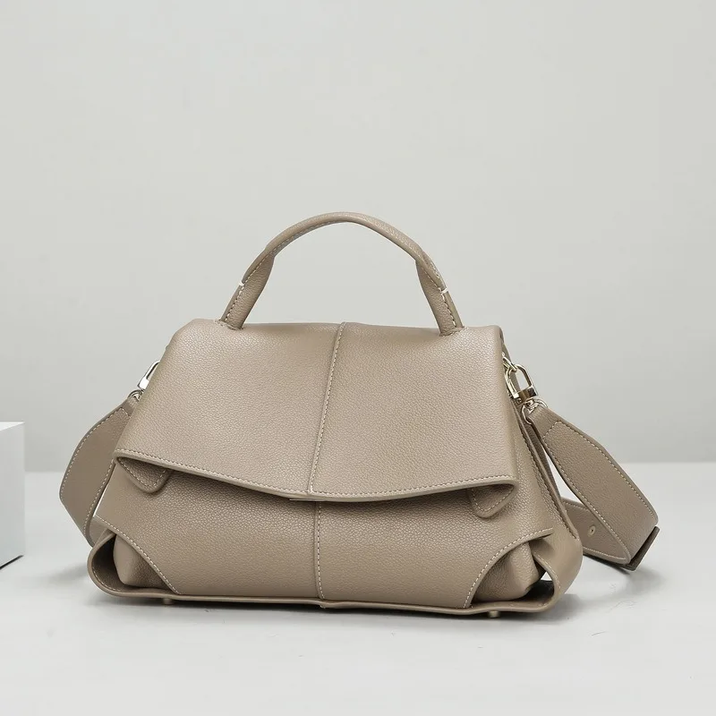 2025 Высококачественная женская плиссированная кожаная сумка с роскошной текстурой, сумка через плечо с наклонным дизайном для модных женщин
2025 Высококачественная женская плиссированная кожаная сумка с роскошной текстурой, сумка через плечо с наклонным дизайном для модных женщин