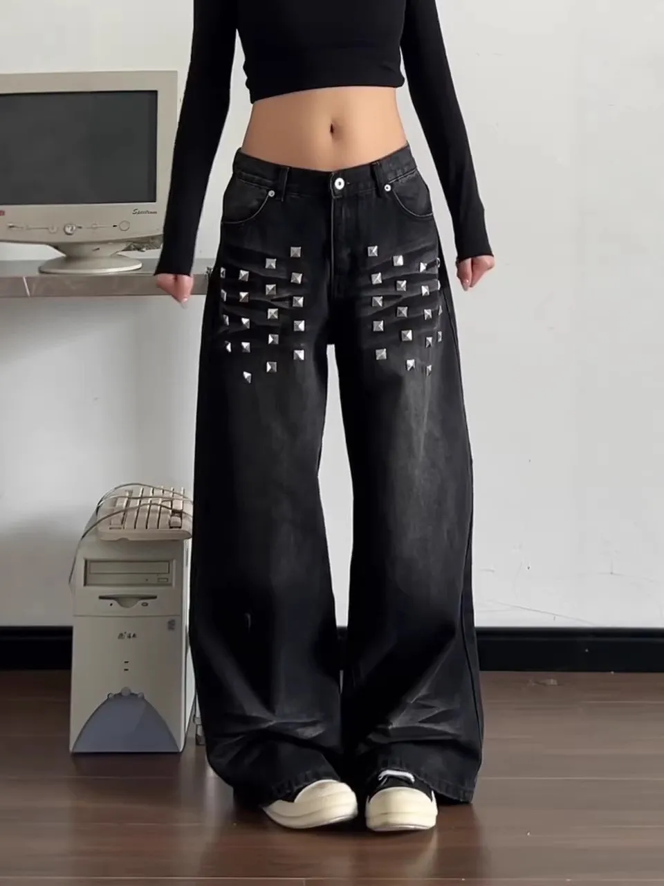 Black American Style Rivet Punk Large Size Jeans Women's Loose Straight Leg Slimming Washed Design Wide Leg Pants
Black American Style Rivet Punk Large Size Jeans Women's Loose Straight Leg Slimming Washed Design Wide Leg Pants