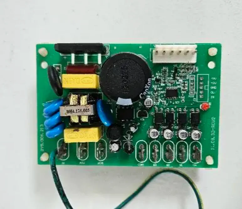 Новая плата привода вентилятора постоянного тока для наружного блока TCL TAC-09 CHSA 11.09.30-REV2 DY5.006.213
Новая плата привода вентилятора постоянного тока для наружного блока TCL TAC-09 CHSA 11.09.30-REV2 DY5.006.213