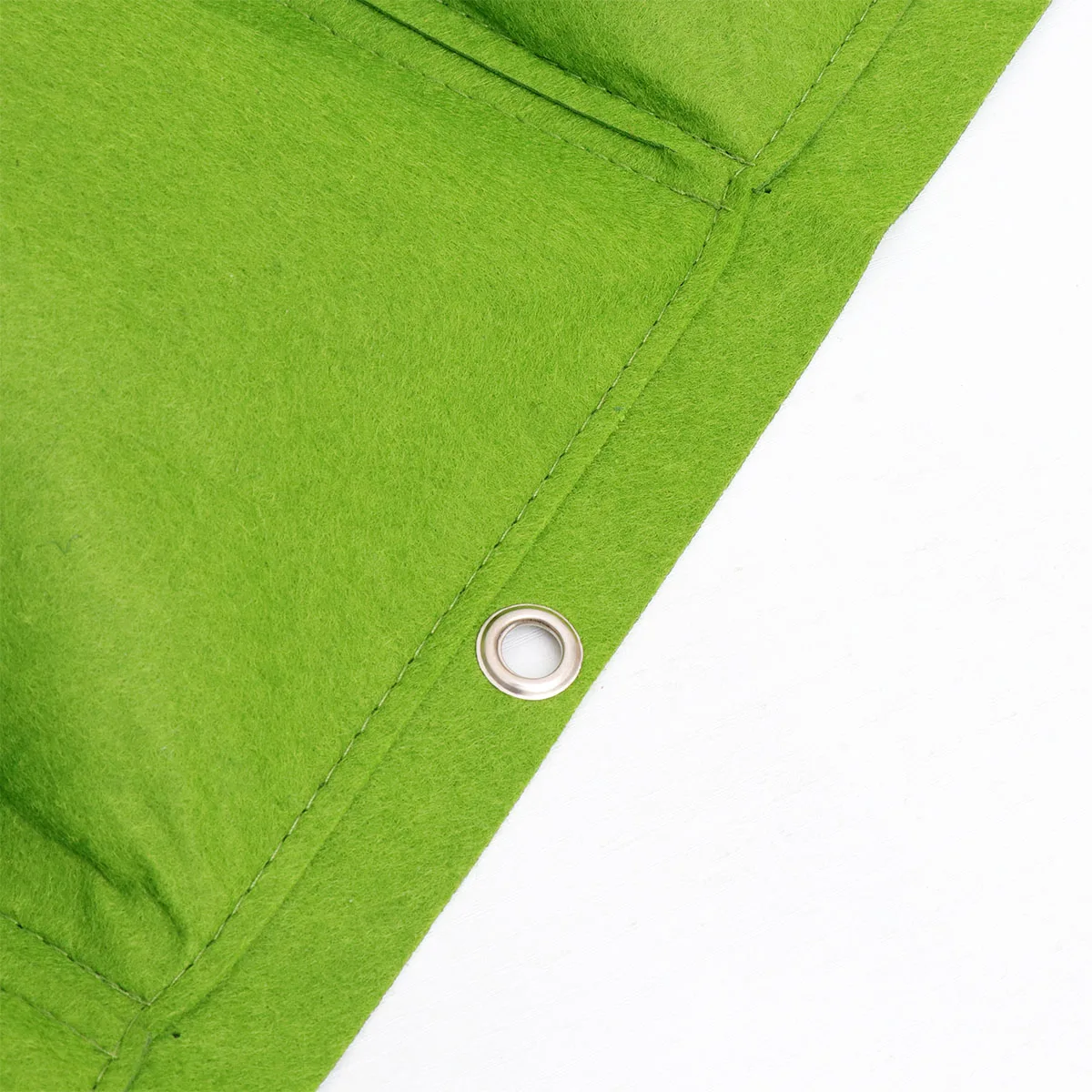 Wall Hanging Planting Bag Vertical Multi-Pocket Planter Felt Growing Bag for Home Balcony Garden Outdoor (Green, 3-pockets)
Wall Hanging Planting Bag Vertical Multi-Pocket Planter Felt Growing Bag for Home Balcony Garden Outdoor (Green, 3-pockets)