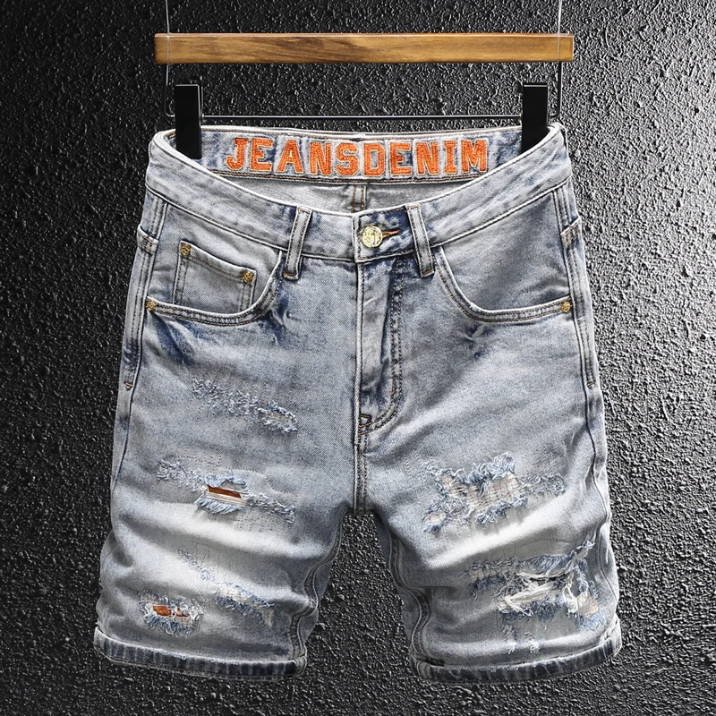 Y2K Designer Fashion New Men's Denim Shorts Scratched Embroidery Washed Nostalgic Light Blue Denim Shorts Designer High Quality
Y2K Designer Fashion New Men's Denim Shorts Scratched Embroidery Washed Nostalgic Light Blue Denim Shorts Designer High Quality