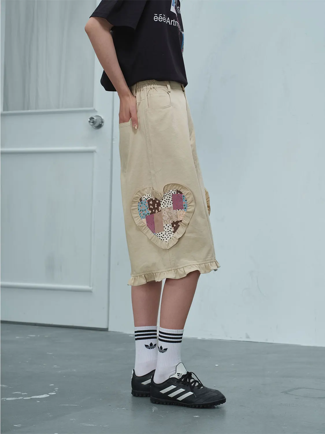 Forest Patchwork Casual Shorts Eeee Design Heart Shaped Patch Straight Hem Seven Inch Summer Cotton Linen Blend Shorts
Forest Patchwork Casual Shorts Eeee Design Heart Shaped Patch Straight Hem Seven Inch Summer Cotton Linen Blend Shorts