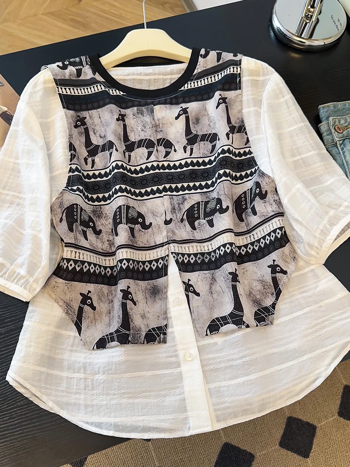 Summer Animal Print round Neck Shirt Women's plus Size Loose Casual Versatile Belly Covering Top Fake Two-Piece Style
Summer Animal Print round Neck Shirt Women's plus Size Loose Casual Versatile Belly Covering Top Fake Two-Piece Style