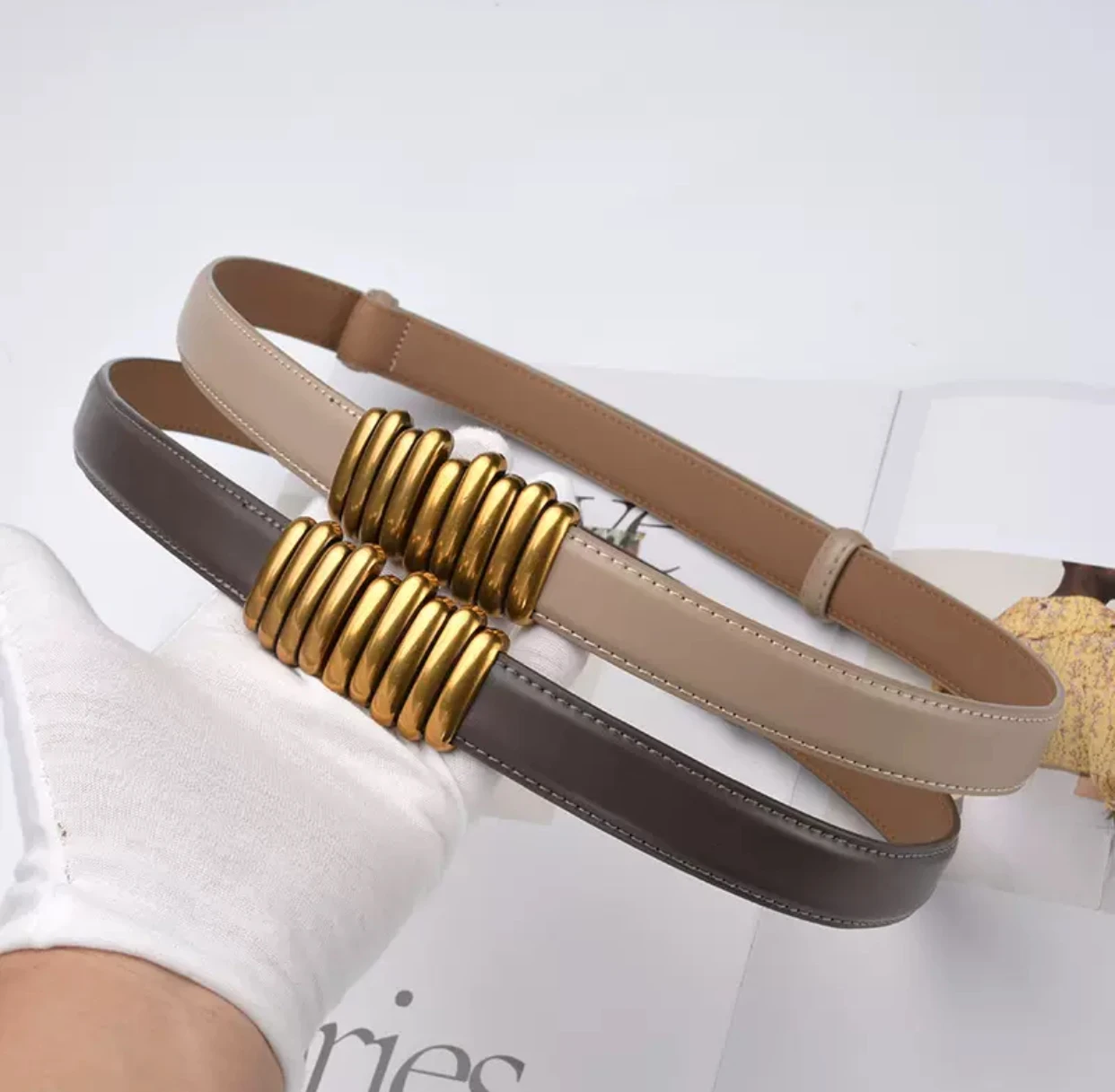 47-88 * 2.4 cm, the size can be adjusted. Luxurious Korean leather belt, high-end leather belt suitable for all occasions.
47-88 * 2.4 cm, the size can be adjusted. Luxurious Korean leather belt, high-end leather belt suitable for all occasions.