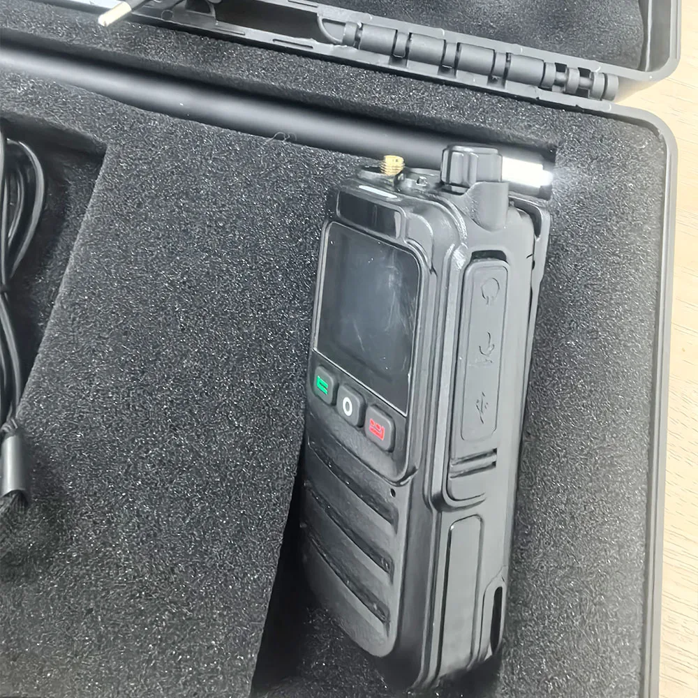 Handheld Drone Detector 30MHz-6.4GHz Ultra wide range built-in 6000mah battery 3 language for various UAV Accurate detection
Handheld Drone Detector 30MHz-6.4GHz Ultra wide range built-in 6000mah battery 3 language for various UAV Accurate detection