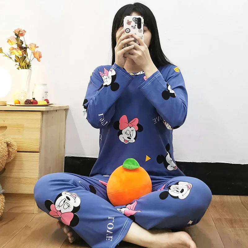 Милая пижама с Микки Маусом из мультфильма, свободная дышащая одежда для дома, повседневная и удобная, можно носить на улице, пижама, костюм Диснея
Милая пижама с Микки Маусом из мультфильма, свободная дышащая одежда для дома, повседневная и удобная, можно носить на улице, пижама, костюм Диснея