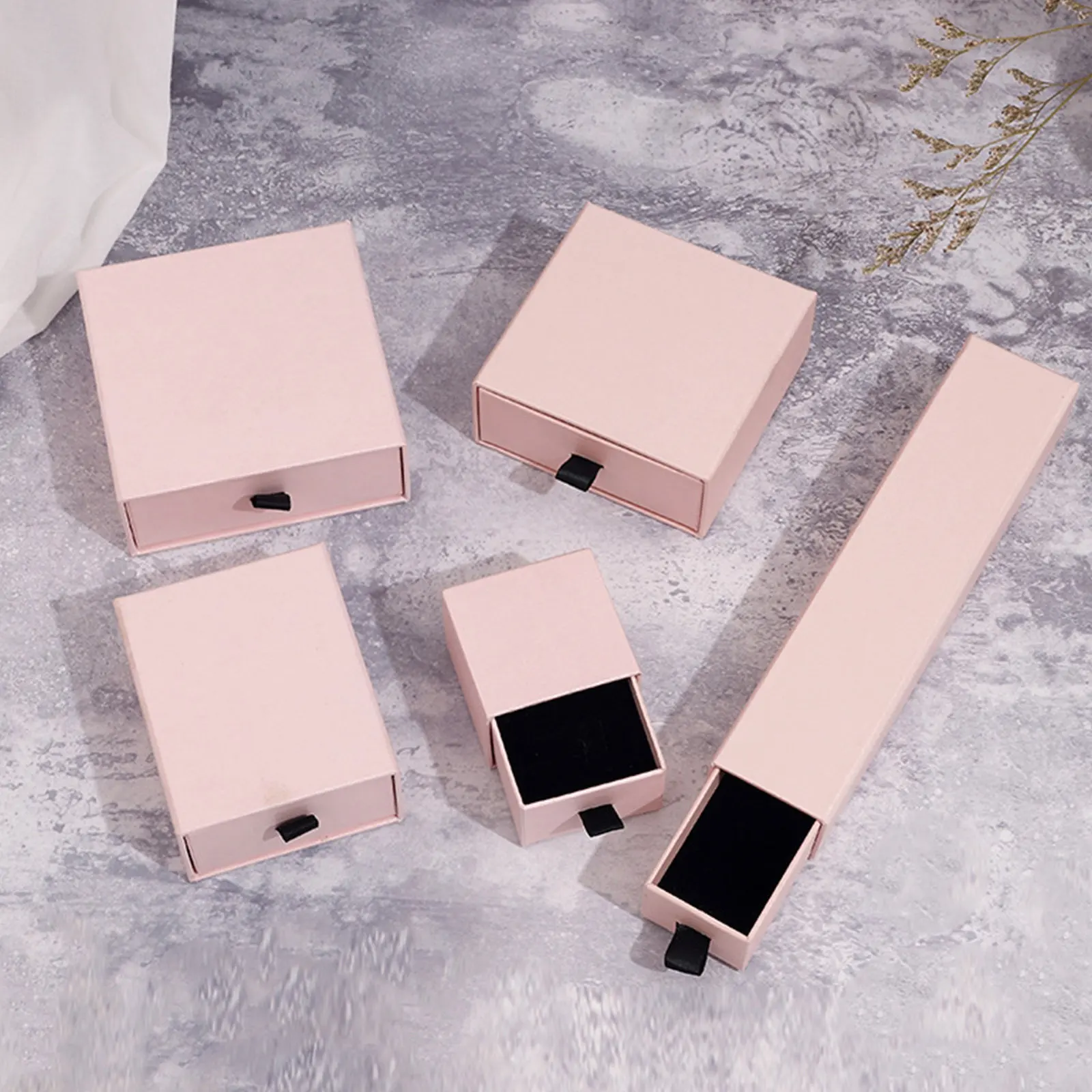 5Pcs Paper Jewelry Box Sturdy Eco-Friendly Material Delicate Edge Design Gift Box for Necklace Earrings Holder Package
5Pcs Paper Jewelry Box Sturdy Eco-Friendly Material Delicate Edge Design Gift Box for Necklace Earrings Holder Package