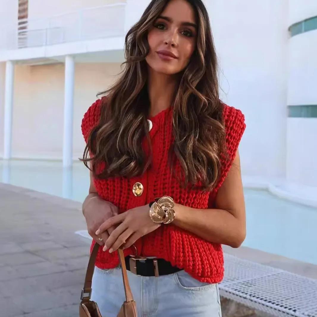 Vintage Red Wasitcoat 2024 New Solid Color Big Pocket Vest Women Sleeveless Knitted Cardigan Casual Loose Sweater Coat
Vintage Red Wasitcoat 2024 New Solid Color Big Pocket Vest Women Sleeveless Knitted Cardigan Casual Loose Sweater Coat