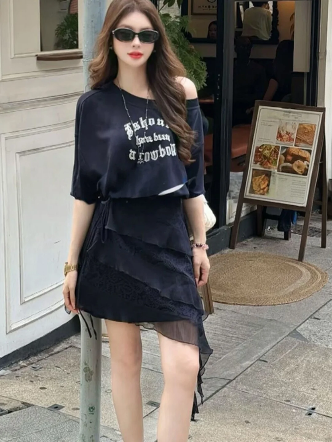 Summer Lace Trim Letter Embroidery Women's Set High Waist Short Skirt T-Shirt Two-Piece Suit Fashionable Spring Summer Outfit
Summer Lace Trim Letter Embroidery Women's Set High Waist Short Skirt T-Shirt Two-Piece Suit Fashionable Spring Summer Outfit