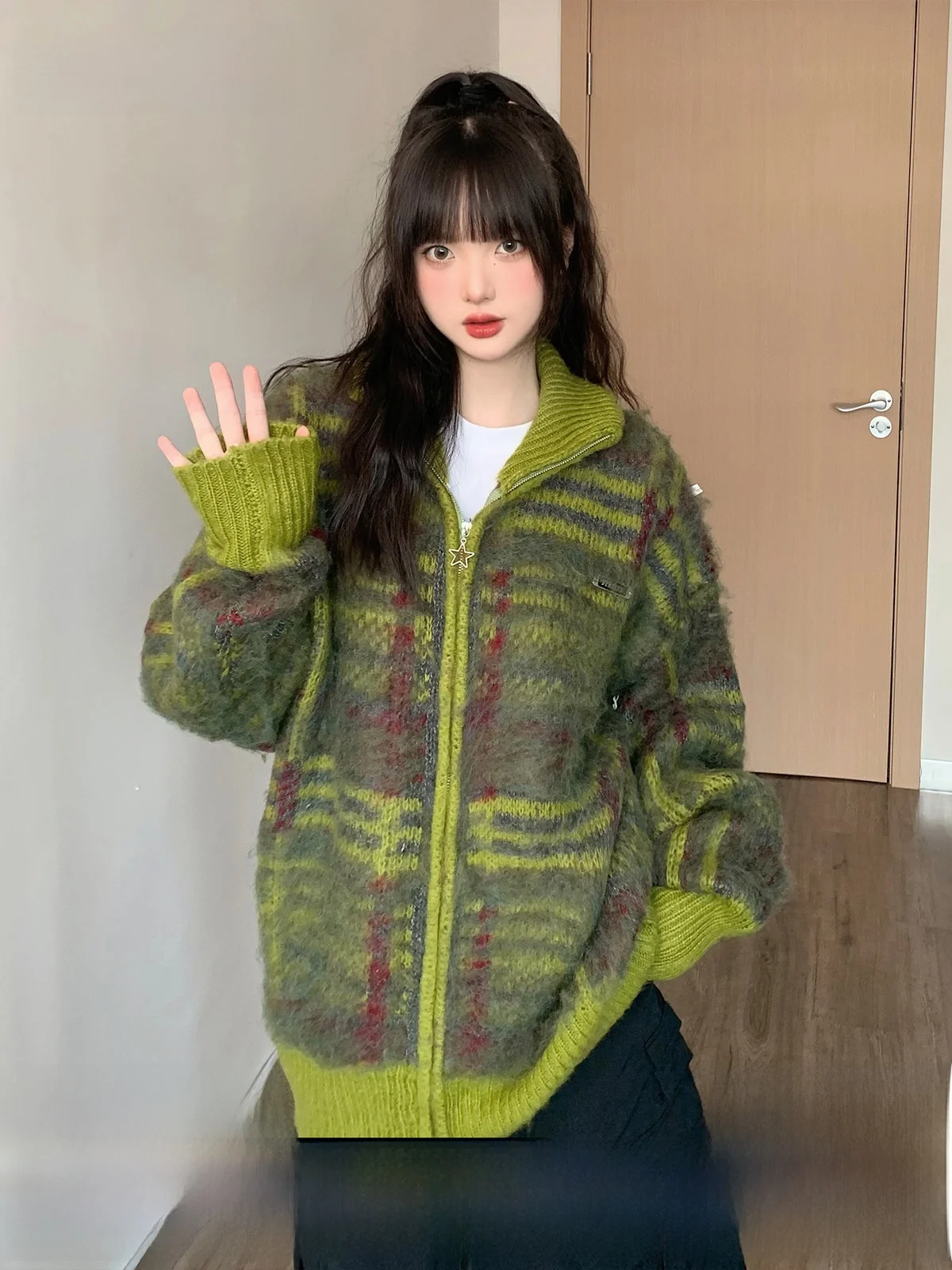 Женский вязаный свитер-кардиган EZEK в американском ретро-стиле, свободного кроя, на молнии, с длинными рукавами, осенне-зимний топ
Женский вязаный свитер-кардиган EZEK в американском ретро-стиле, свободного кроя, на молнии, с длинными рукавами, осенне-зимний топ