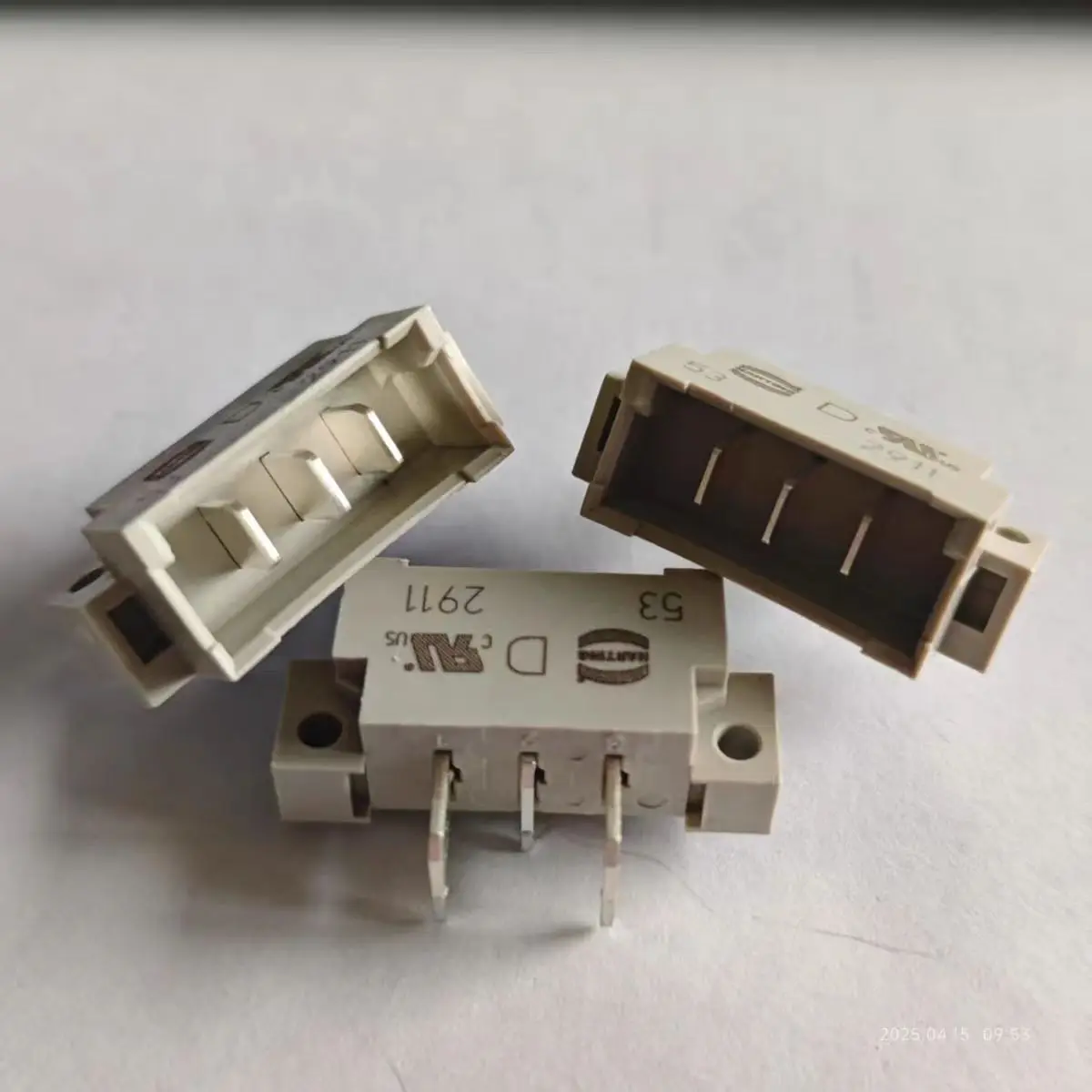 09062032911 Harting Совершенно новый оригинальный оригинальный разъем Din 41612, разъем 3P 15A, расстояние между мужчинами 5,08 мм, маркировка 2911
09062032911 Harting Совершенно новый оригинальный оригинальный разъем Din 41612, разъем 3P 15A, расстояние между мужчинами 5,08 мм, маркировка 2911
