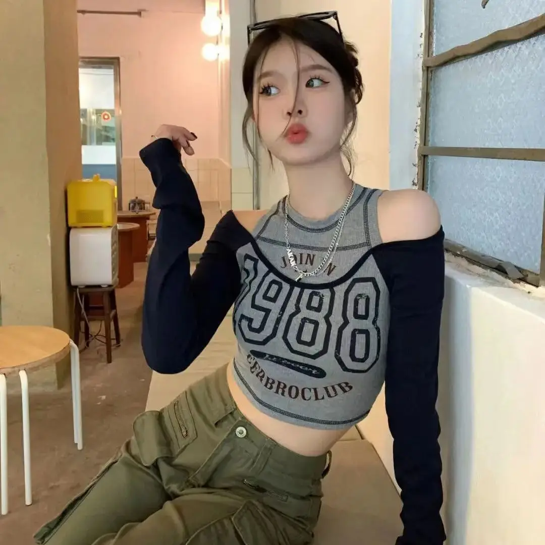 American Fake Two-Piece T-Shirt Women Autumn 2024 New Contrast Long Sleeve Slim Niche Design Short Top
American Fake Two-Piece T-Shirt Women Autumn 2024 New Contrast Long Sleeve Slim Niche Design Short Top
