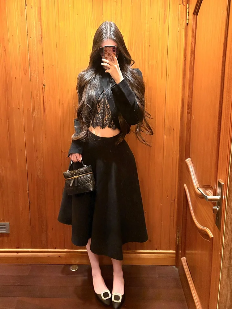 Knitted Lace Fishbone Pattern Set Women's Fashion Heavyweight Needlework Half Skirt Three-piece Suit Winter Warmth
Knitted Lace Fishbone Pattern Set Women's Fashion Heavyweight Needlework Half Skirt Three-piece Suit Winter Warmth
