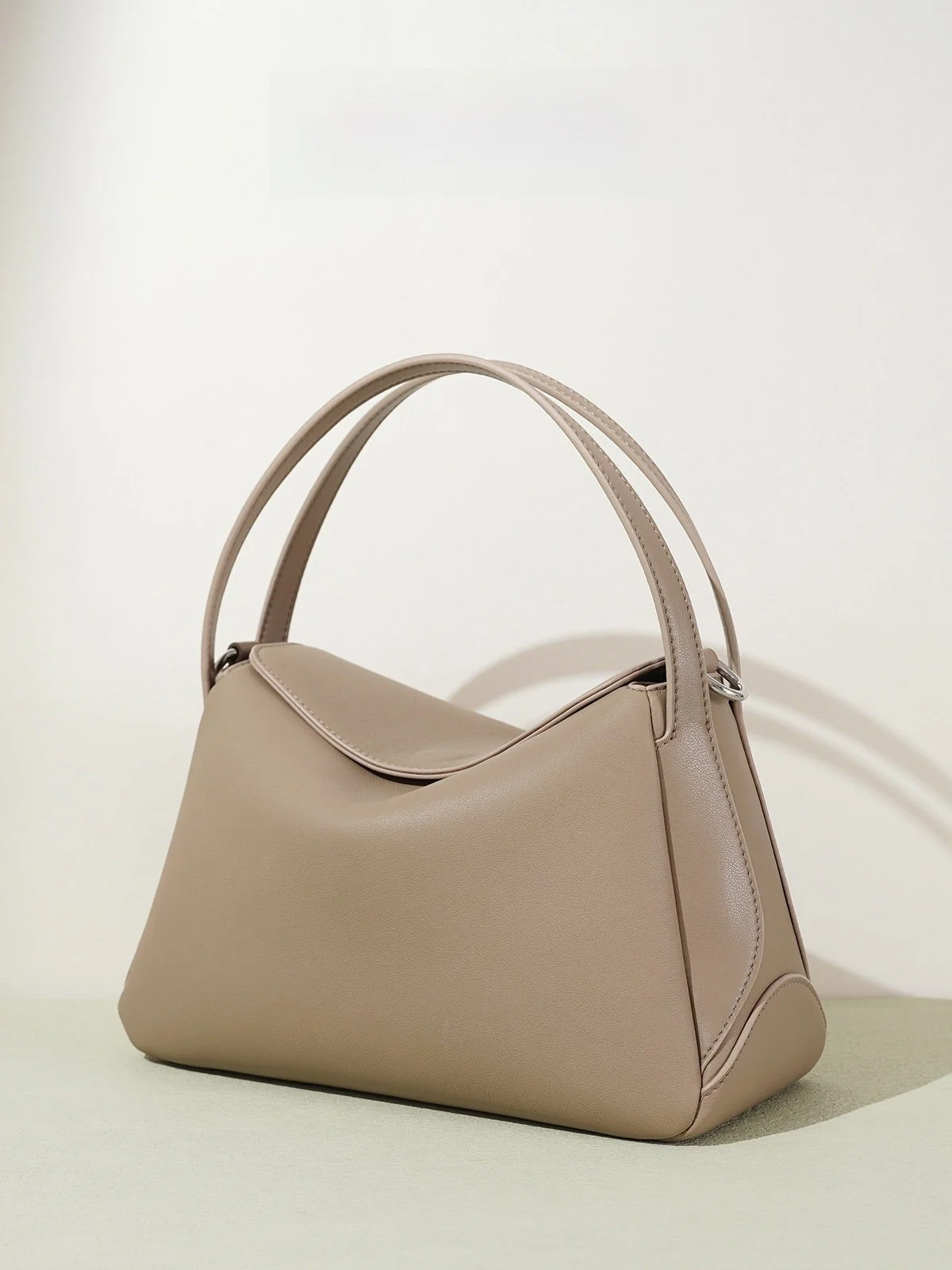 Versatile Pillow Shaped Shoulder Handbag Women's Casual Simple Design Detachable Strap Crossbody Bag for Commuting And Daily Use
Versatile Pillow Shaped Shoulder Handbag Women's Casual Simple Design Detachable Strap Crossbody Bag for Commuting And Daily Use