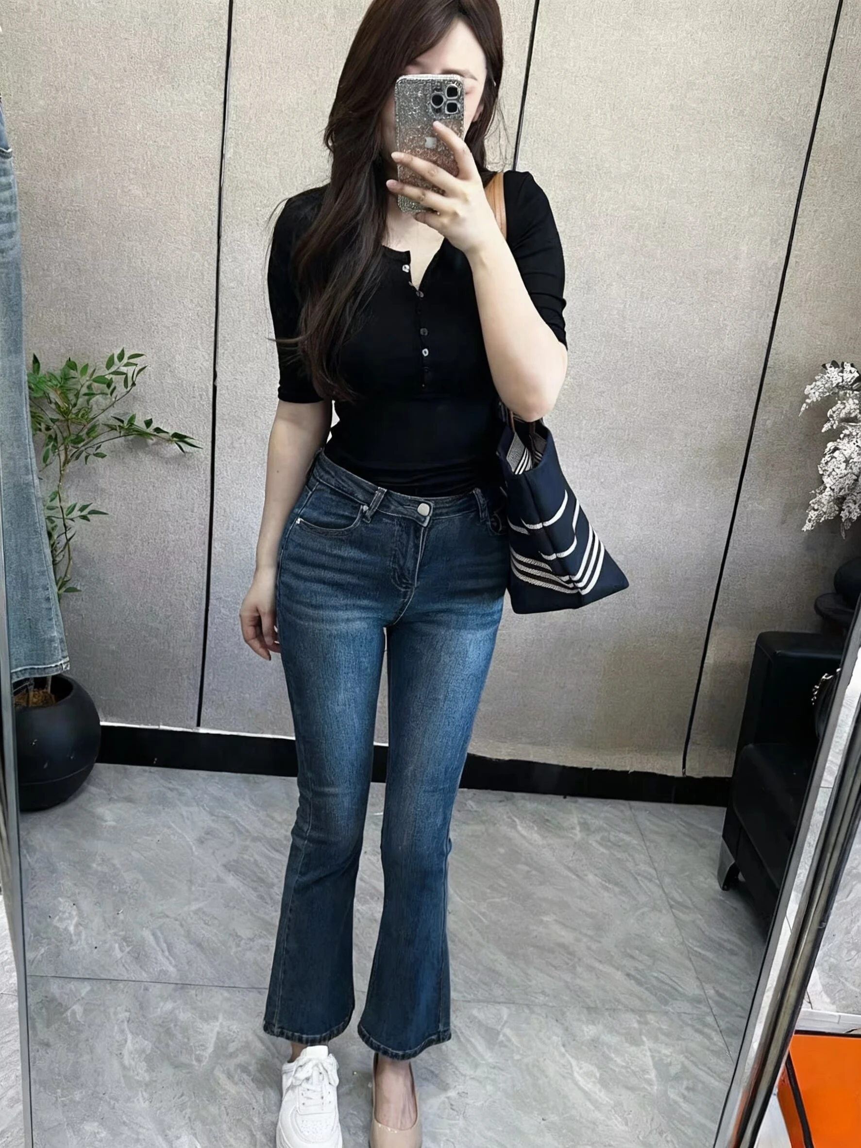 Slimming Versatile 9-Tenths V-Waist Jeans Cotton Stretch Denim Autumn New Sle Ladies Fit Medium Stretch Ladies Jeans
Slimming Versatile 9-Tenths V-Waist Jeans Cotton Stretch Denim Autumn New Sle Ladies Fit Medium Stretch Ladies Jeans