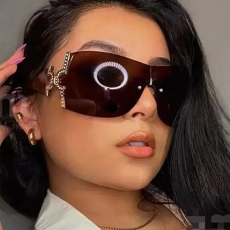 New Women's Large Frameless Y2K Integrated Sunglasses INS Fashion Diamond Windproof Glasses Decorative Glasses UV400
New Women's Large Frameless Y2K Integrated Sunglasses INS Fashion Diamond Windproof Glasses Decorative Glasses UV400