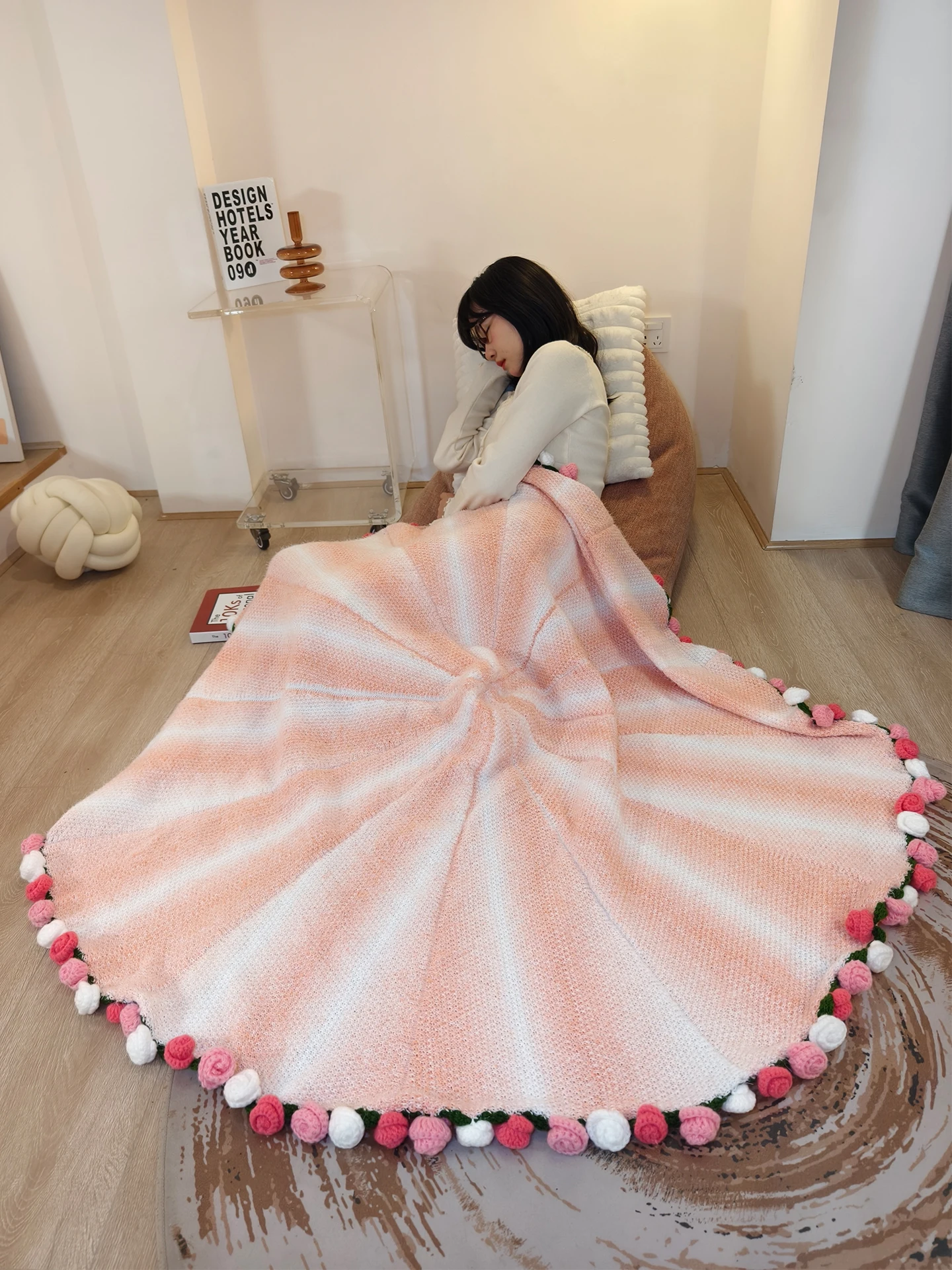 Rose Bouquet Blanket Graduation Birthday Gift for Girls Mom Best Friend Girlfriend Practical Soft Cozy Knitted Throw Blanket
Rose Bouquet Blanket Graduation Birthday Gift for Girls Mom Best Friend Girlfriend Practical Soft Cozy Knitted Throw Blanket