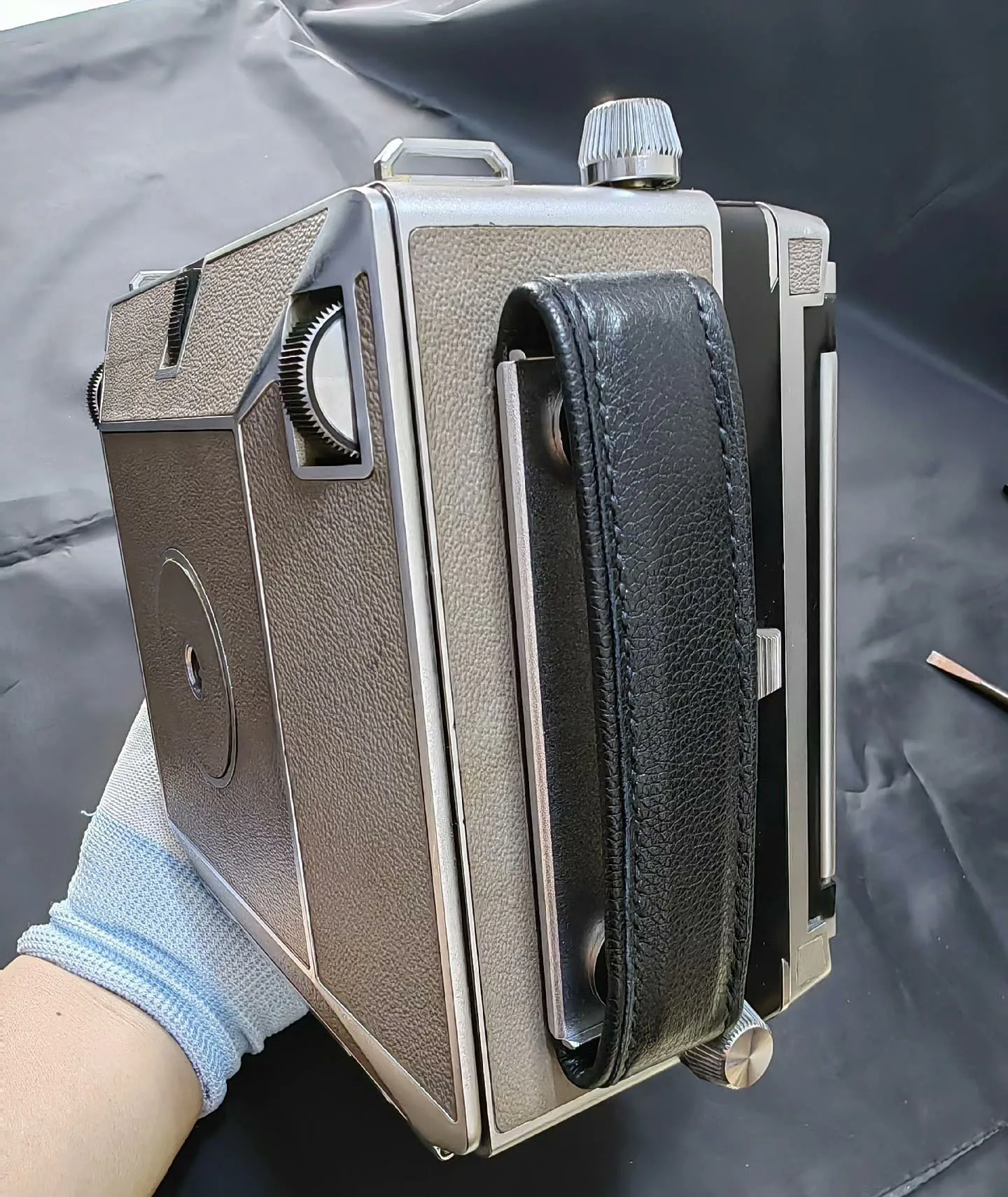 Leather Hand Grip Carrying Strap For Linhof 4x5 Master Technika 2000 3000 IV V
Leather Hand Grip Carrying Strap For Linhof 4x5 Master Technika 2000 3000 IV V
