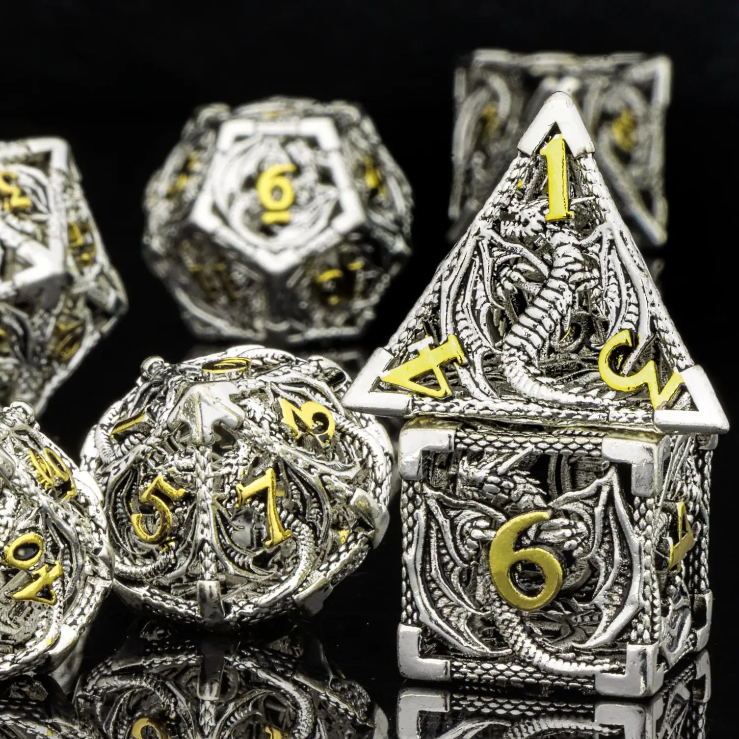 Набор полых металлических кубиков Dragon DnD — многогранные кубики для подарков Dungeons And Dragons DND, подарки на Хэллоуин 
Набор полых металлических кубиков Dragon DnD — многогранные кубики для подарков Dungeons And Dragons DND, подарки на Хэллоуин