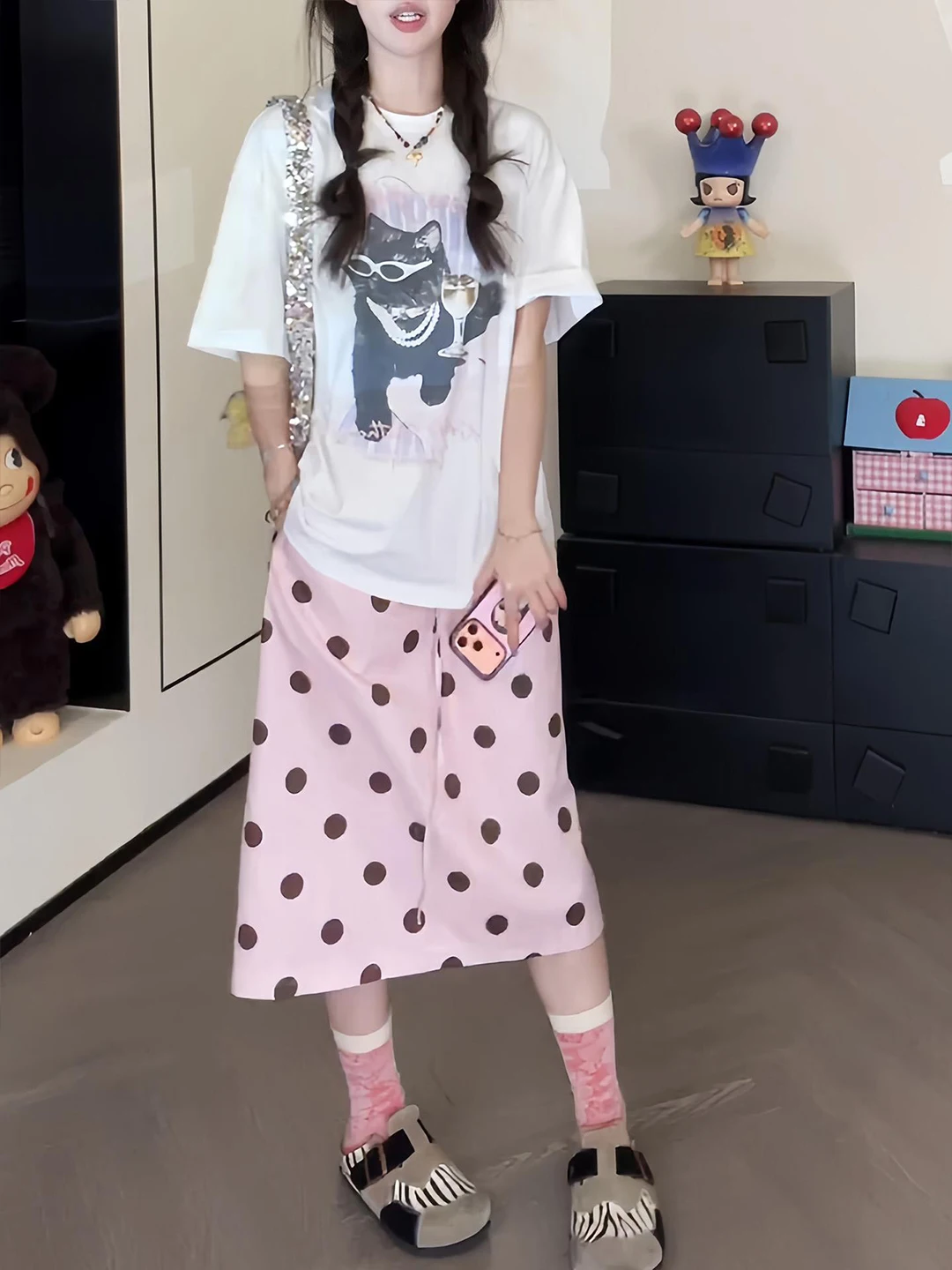 Ladies Summer Outfit Set Loose Feel Short Sleeve Print Top Polka Dot Skirt Two Piece Set Comfortable Fashion Workwear
Ladies Summer Outfit Set Loose Feel Short Sleeve Print Top Polka Dot Skirt Two Piece Set Comfortable Fashion Workwear