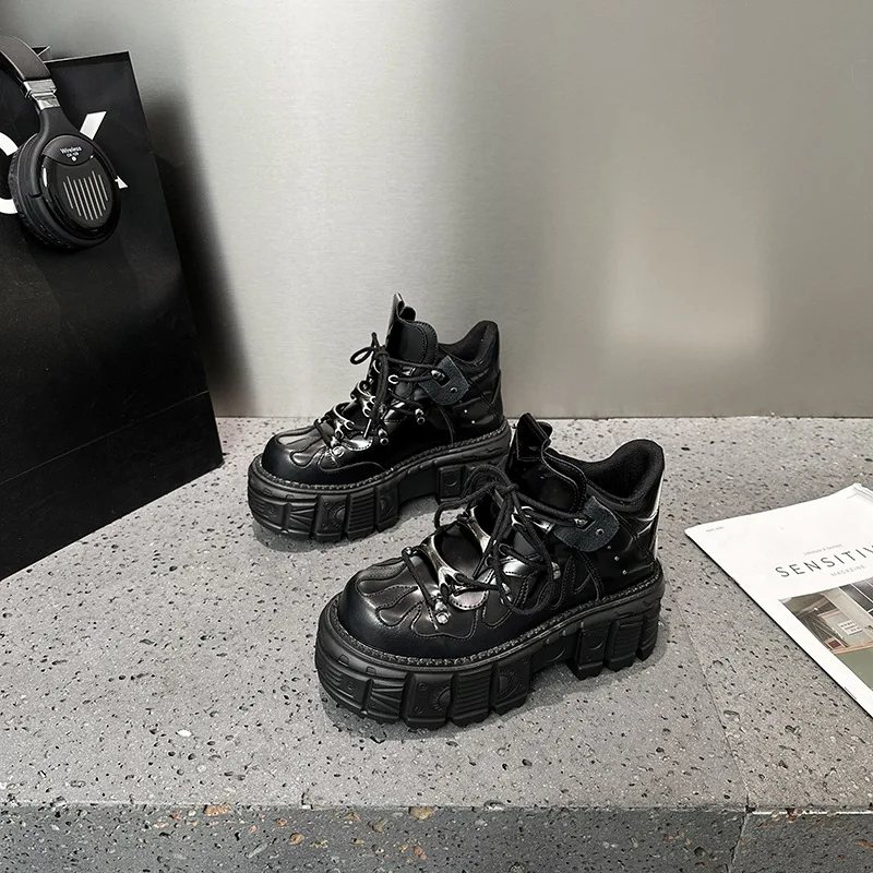 2025 Summer New Spanish Ladies Retro Contrasting Color Punk Style Muffin Heightening Platform Shoes Rock Motorcycle Boots Women
2025 Summer New Spanish Ladies Retro Contrasting Color Punk Style Muffin Heightening Platform Shoes Rock Motorcycle Boots Women