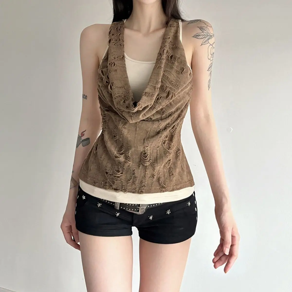 Camisole Korean Women Silk Square Workout British Shimmer Quilted Multi-Layered I-Shaped Hemline Ultra-Fine Slit Button Buckle
Camisole Korean Women Silk Square Workout British Shimmer Quilted Multi-Layered I-Shaped Hemline Ultra-Fine Slit Button Buckle