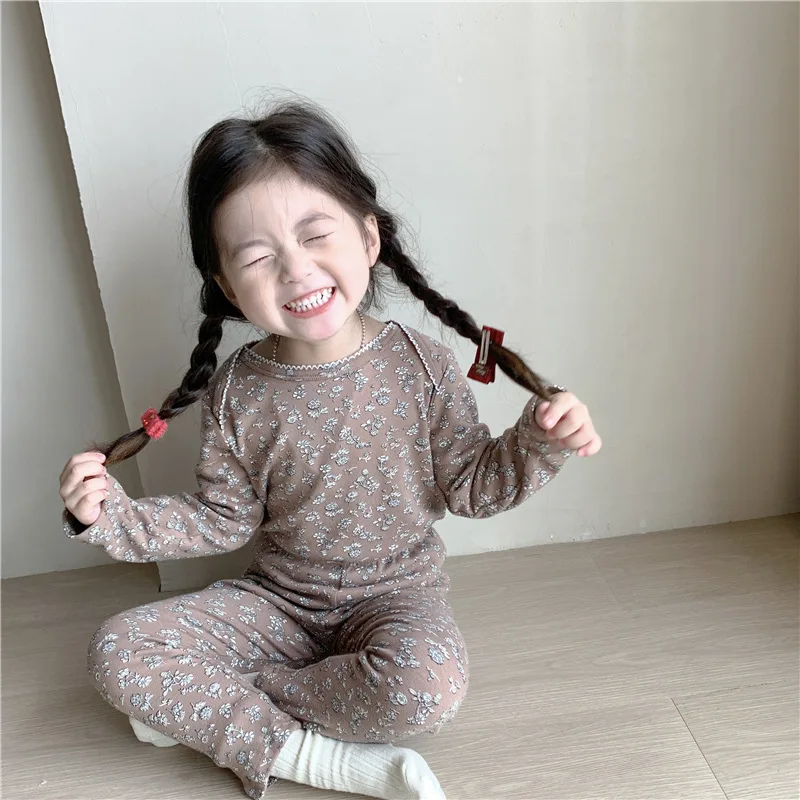 kids pajamas set baby set Retro floral pattern comfortable Boys and girls' Pajamas kids 2pcs set
kids pajamas set baby set Retro floral pattern comfortable Boys and girls' Pajamas kids 2pcs set