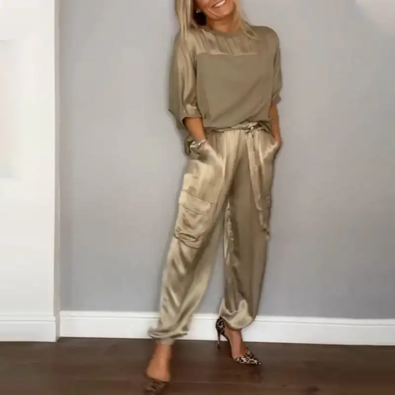 Half Sleeve Satin Top and Pants Set Summer Women's Cool Satin Casual 2 Piece Suit Smooth Satin Clothing Pants set
Half Sleeve Satin Top and Pants Set Summer Women's Cool Satin Casual 2 Piece Suit Smooth Satin Clothing Pants set
