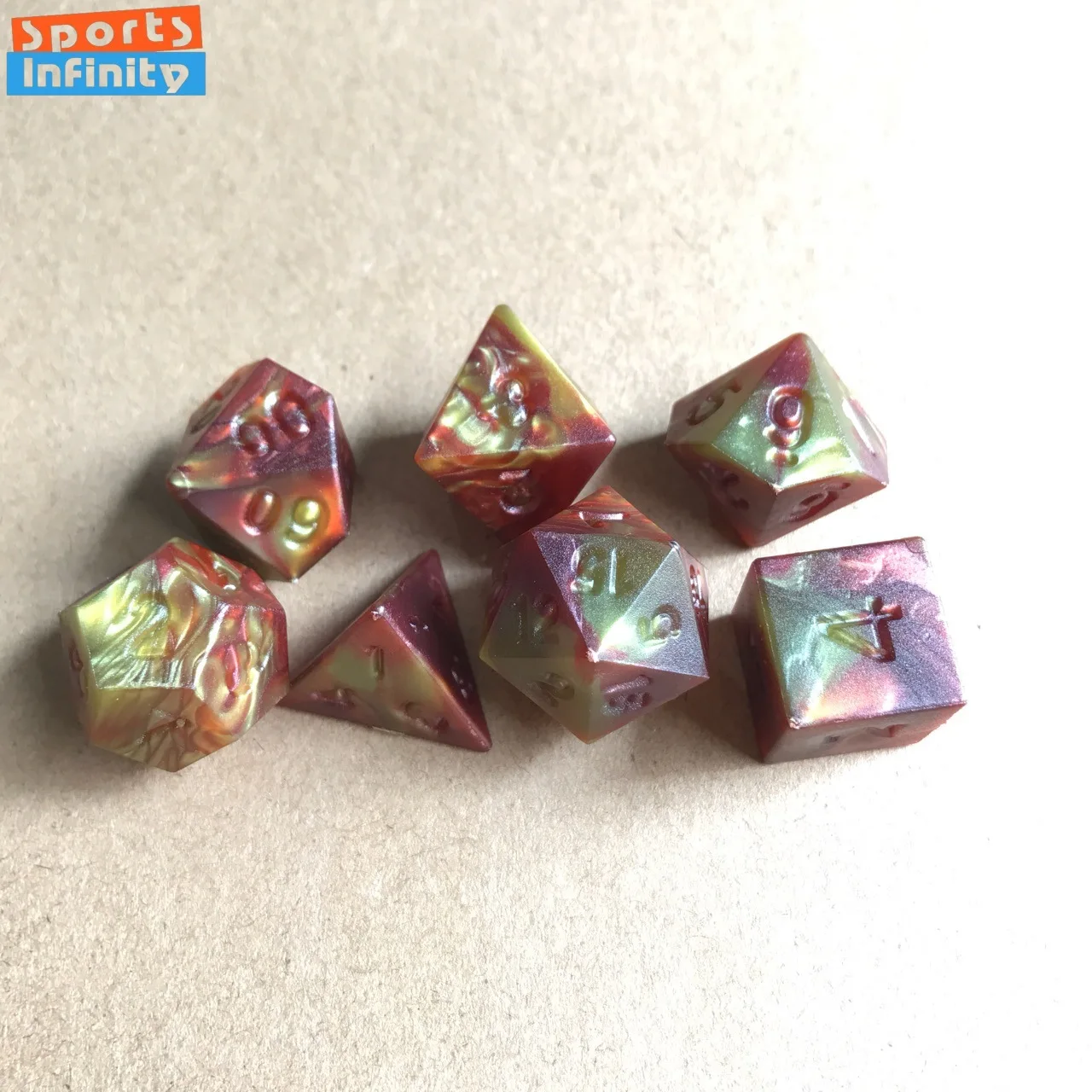 НОВЫЙ набор многогранных кубиков из 7 шт., акриловые двухцветные цифровые кубики DND Rpg COC Cthulhu Running Group, игральные кости для настольной игры
НОВЫЙ набор многогранных кубиков из 7 шт., акриловые двухцветные цифровые кубики DND Rpg COC Cthulhu Running Group, игральные кости для настольной игры