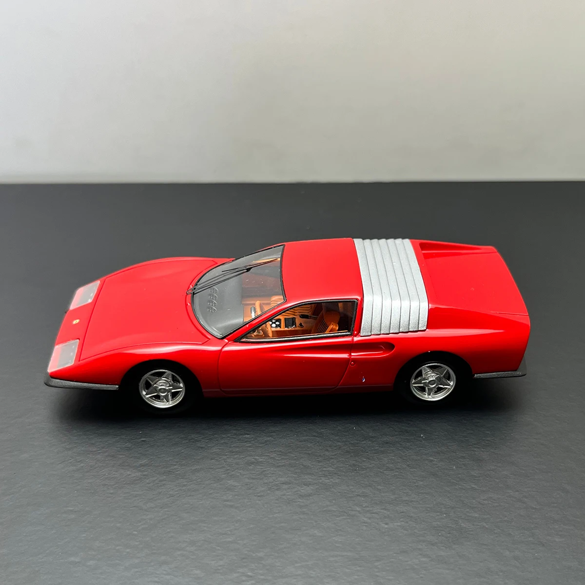 ENGUP масштаб 1:43 смола красный Ferrari P6 купе игрушки спортивные автомобили модель классика ностальгия подарки для взрослых сувенирный статический дисплей
ENGUP масштаб 1:43 смола красный Ferrari P6 купе игрушки спортивные автомобили модель классика ностальгия подарки для взрослых сувенирный статический дисплей