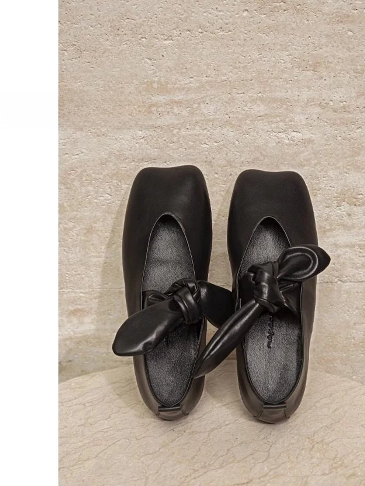Soft Leather Bowknot Vintage Square Head Mary Jane Grandmother Shoes Fashionable Flat Heel Comfortable Women's Footwear
Soft Leather Bowknot Vintage Square Head Mary Jane Grandmother Shoes Fashionable Flat Heel Comfortable Women's Footwear
