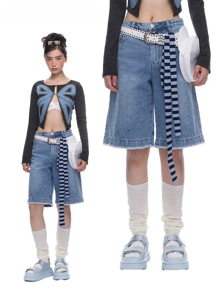 Washed Vintage Blue Jeans Shorts for Girls Summer Loose Fit Wide Leg Natural Waist Music Festival Hot Pants Hand Sewn Gemstones
Washed Vintage Blue Jeans Shorts for Girls Summer Loose Fit Wide Leg Natural Waist Music Festival Hot Pants Hand Sewn Gemstones